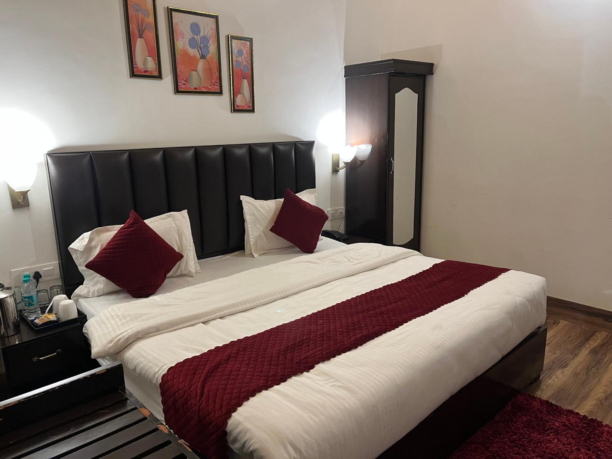 Cedar Woods Resort By Heyan Hotels Nainital Exterior photo